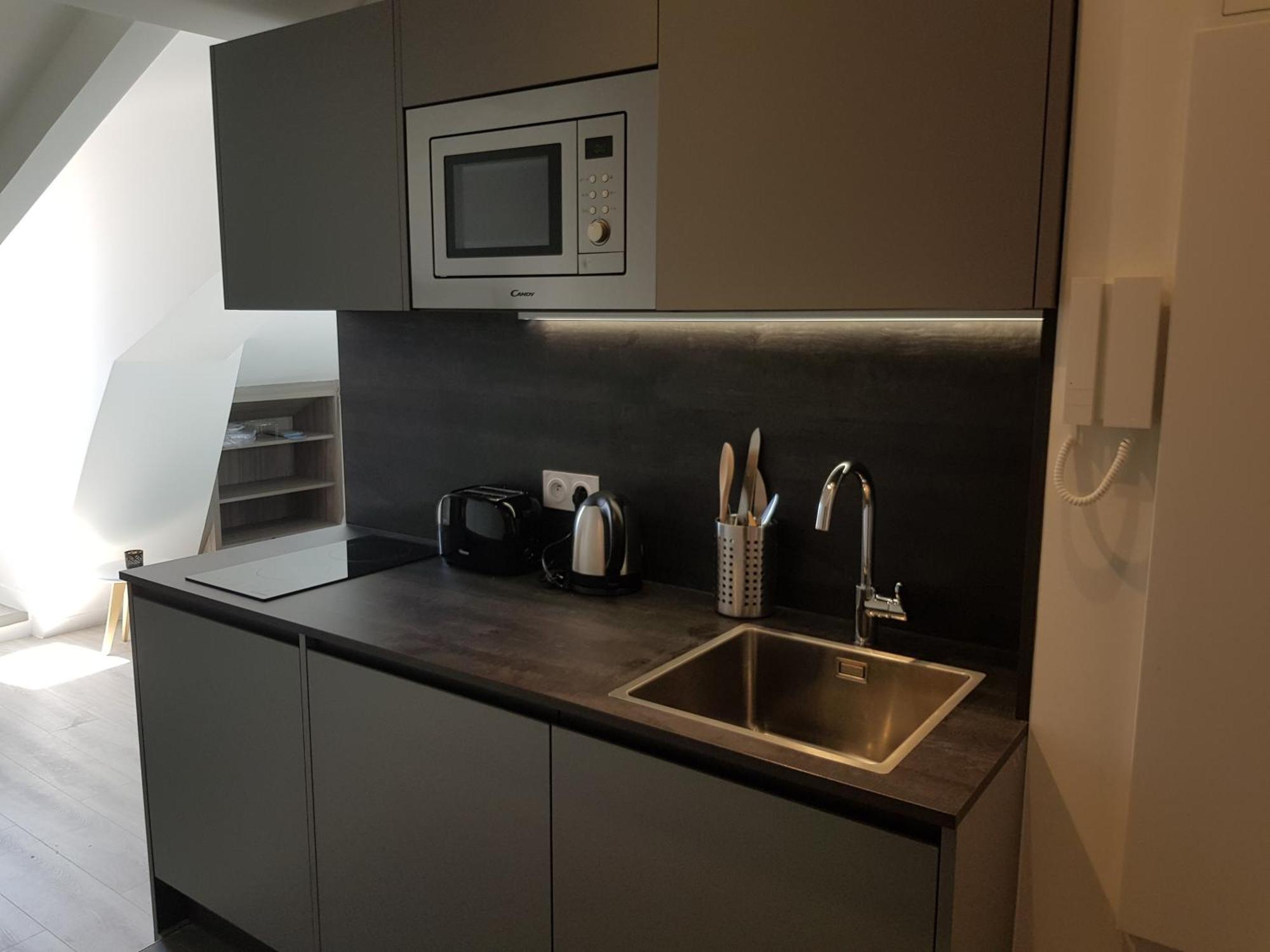 Appartement Centre De : Renove, Climatise Et Calme *